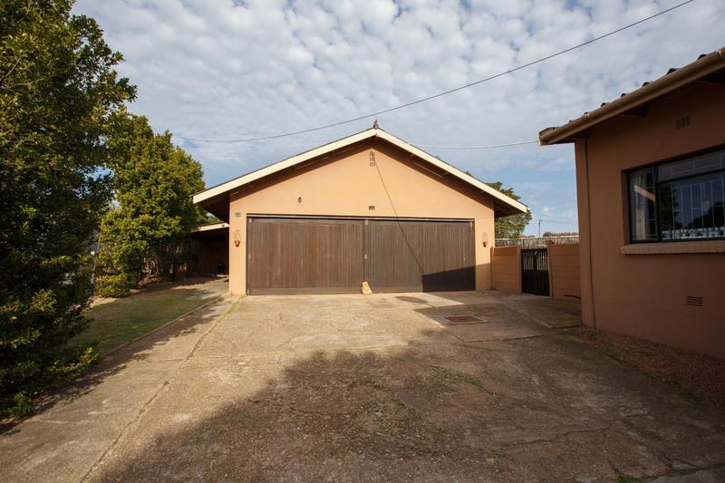 5 Bedroom Property for Sale in Mossel Bay Central Western Cape